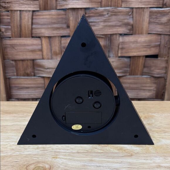 Vintage 80’s Sabre Triangle Quartz Clock with Swinging Pendulum - Picture 2 of 2